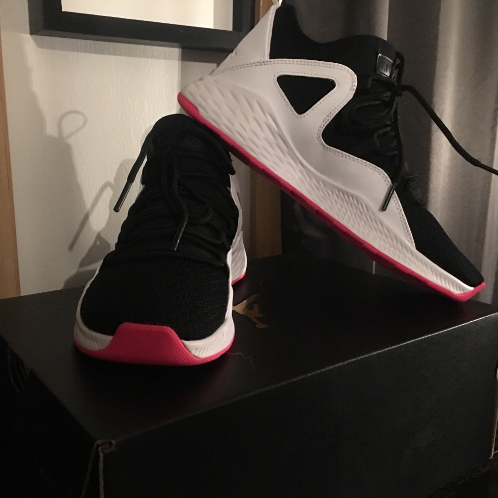 *NEVER WORN* Air Jordan Formula 23